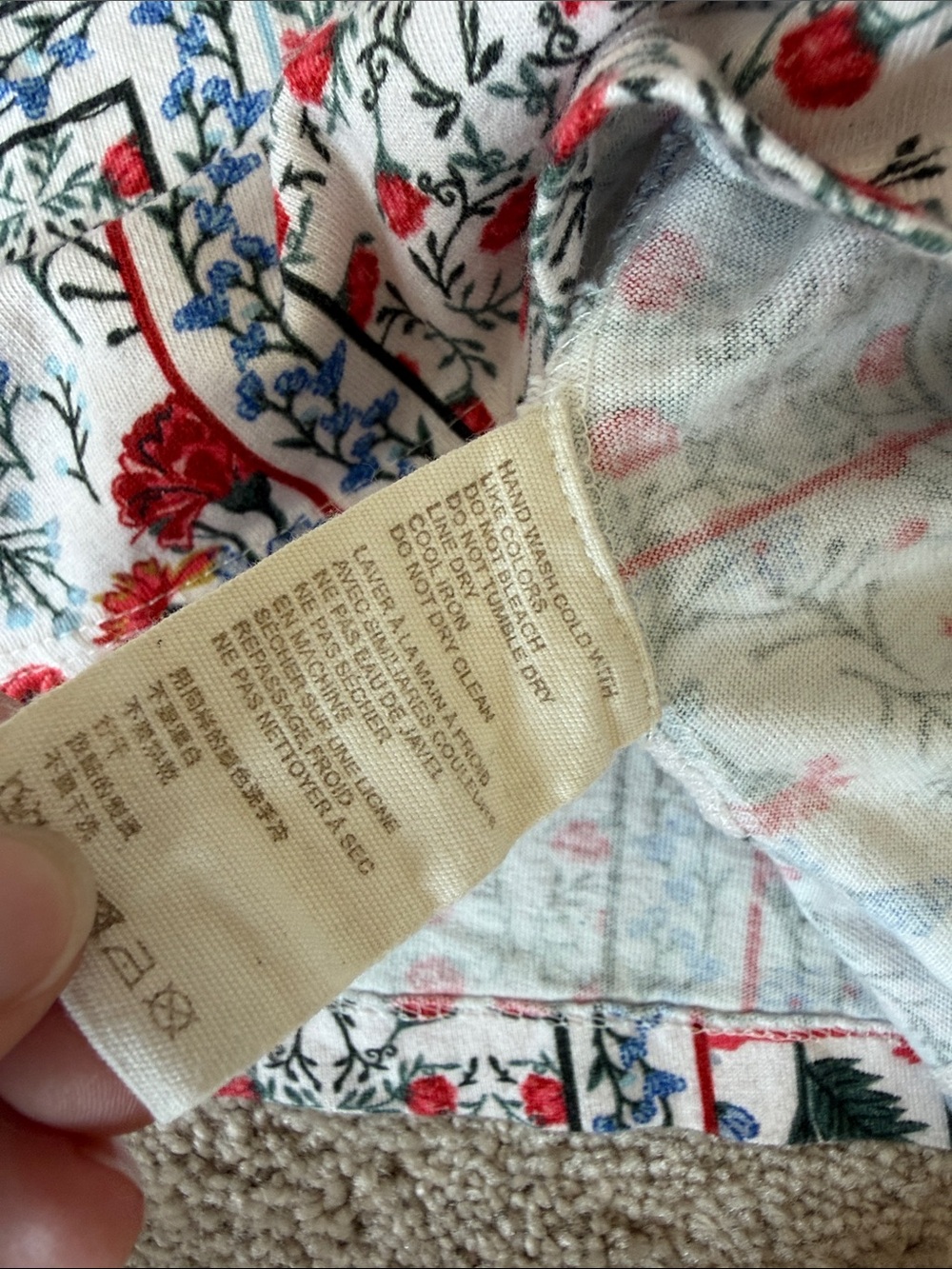 Let Me Be Anthropologie Flutter-Sleeved Floral Blue White Red Top - Picture 8 of 11